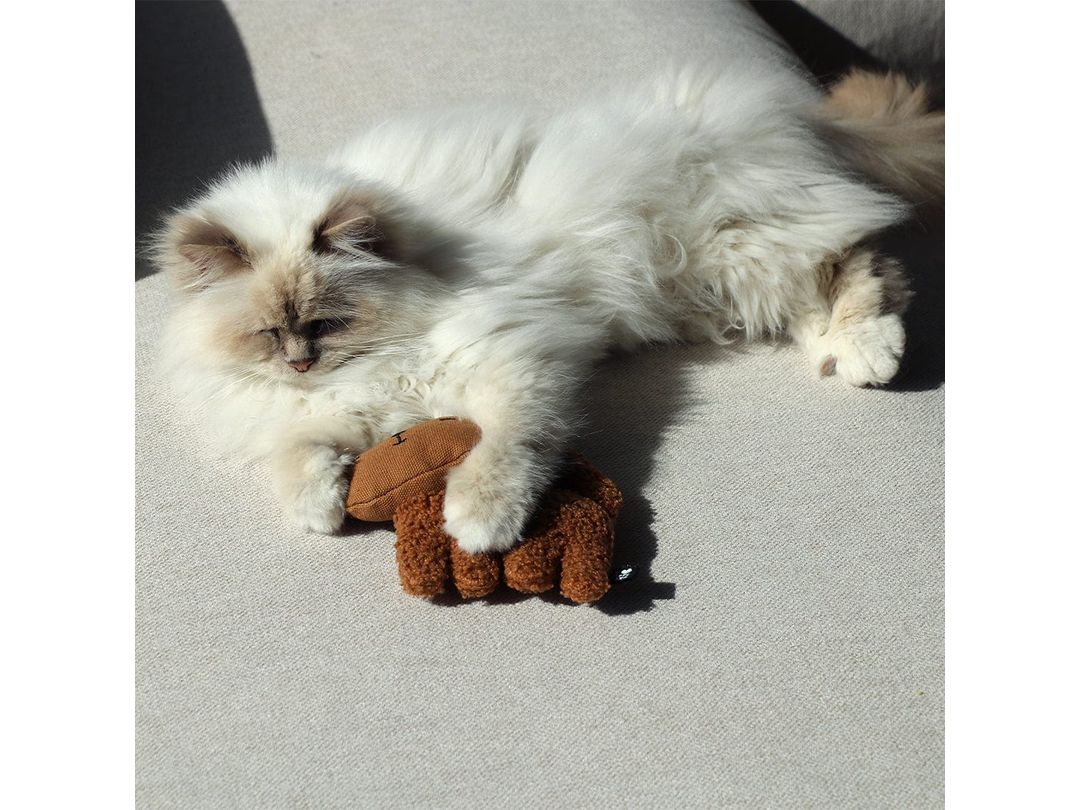ZOEY - Refillable cat kicking cushion 15x5x12cm brown