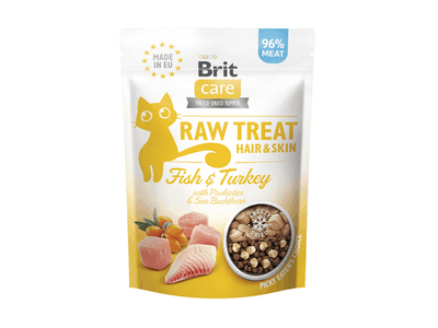 Freeze-dried raw cat treats made with 70% turkey and 26% salmon. High in protein and healthy fats, these tasty treats support your cat's diet. Easy to serve and perfect for rewards. Remember to provide fresh water