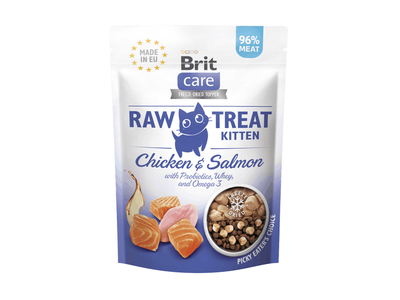 Freeze-dried raw treat for cats with 70% chicken and 26% salmon. High-protein, low-moisture snack packed with nutrients. Serve 2 pieces per kg of your cat's weight
