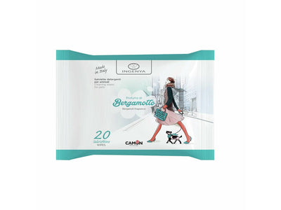 Ingenya Wipes in bergamot scent, ideal for gently cleaning your pet's fur, face, ears, and paws. Made with a natural, alcohol-free formula, each pack contains 20 wipes (17x20 cm), made in Italy