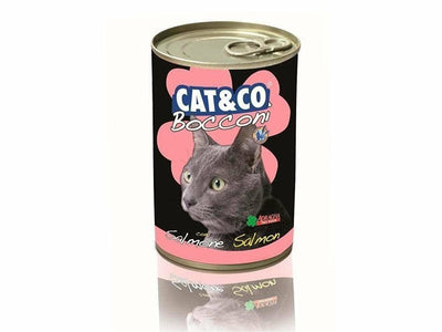 Wet cat food with 4.3% salmon, providing essential nutrients and 80% moisture for hydration. Each 405 g can offers a delicious meal for your cat, promoting health and happiness